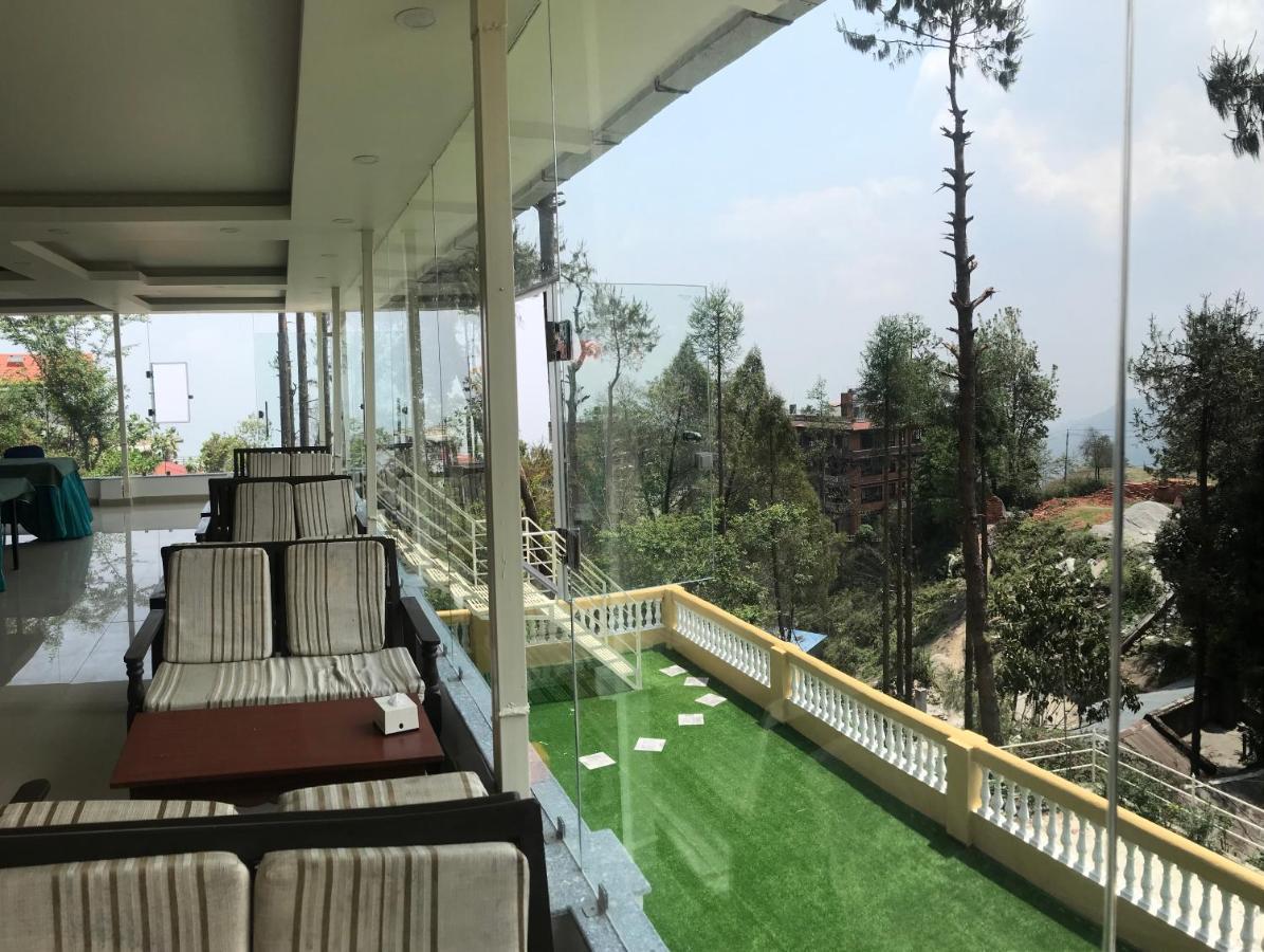 Mount Everest Hotel & Resort นาการ์ก็อต ภายนอก รูปภาพ