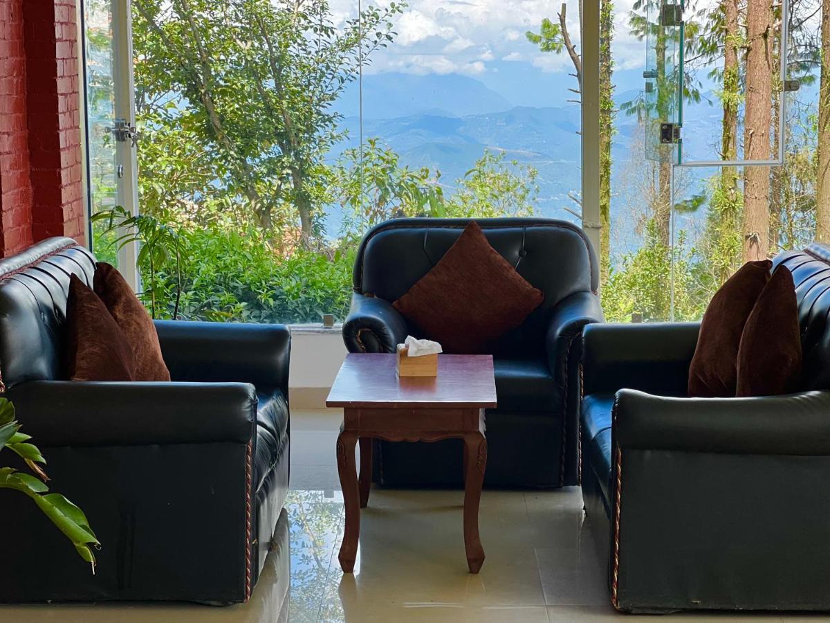 Mount Everest Hotel & Resort นาการ์ก็อต ภายนอก รูปภาพ