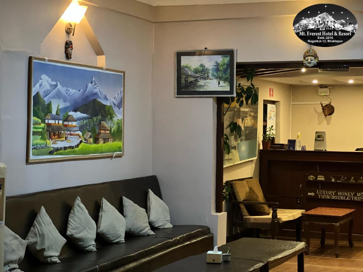 Mount Everest Hotel & Resort นาการ์ก็อต ภายนอก รูปภาพ