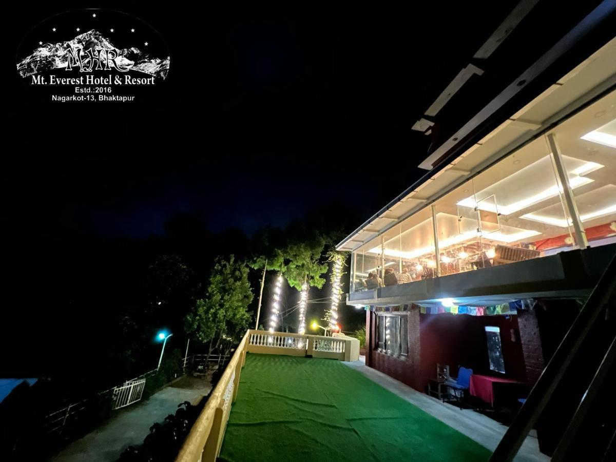 Mount Everest Hotel & Resort นาการ์ก็อต ภายนอก รูปภาพ