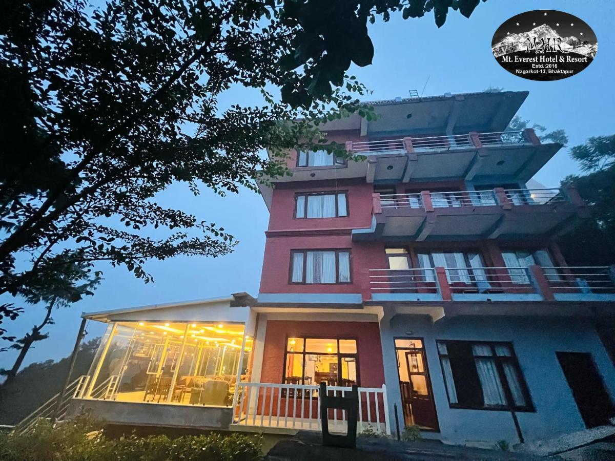 Mount Everest Hotel & Resort นาการ์ก็อต ภายนอก รูปภาพ