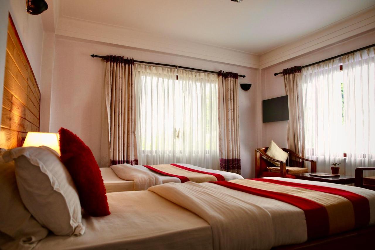Mount Everest Hotel & Resort นาการ์ก็อต ภายนอก รูปภาพ