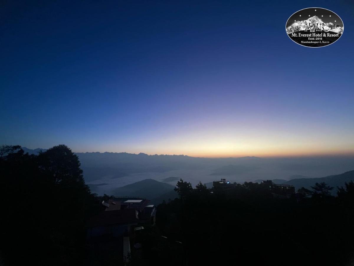 Mount Everest Hotel & Resort นาการ์ก็อต ภายนอก รูปภาพ