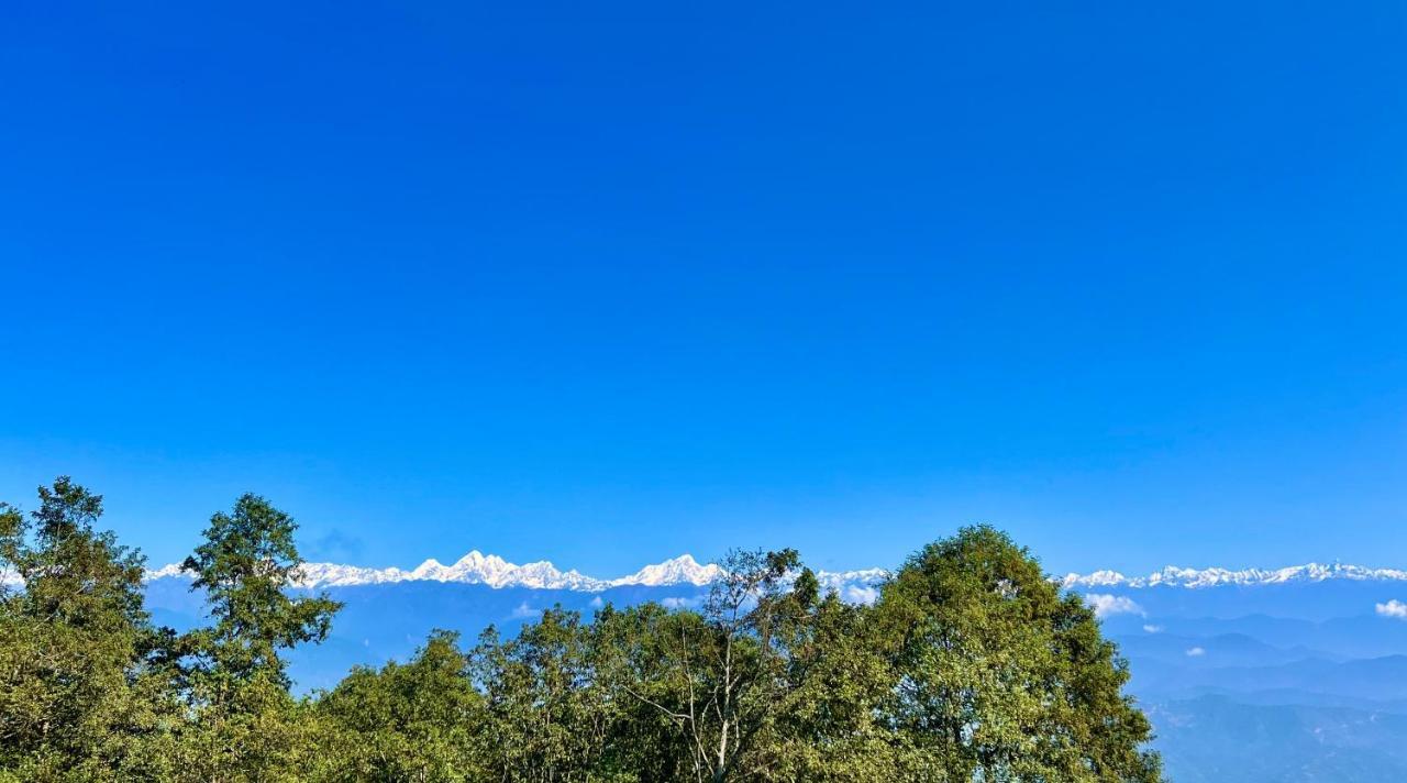 Mount Everest Hotel & Resort นาการ์ก็อต ภายนอก รูปภาพ