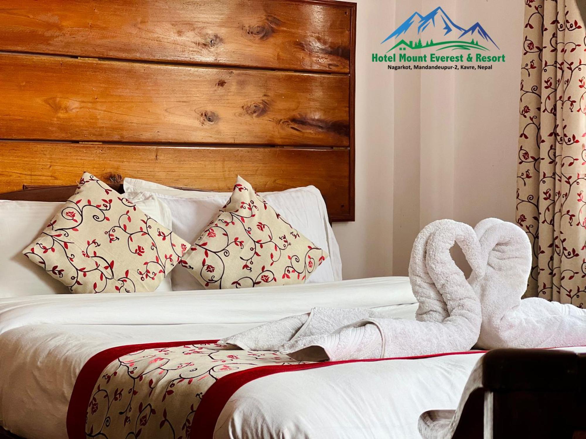 Mount Everest Hotel & Resort นาการ์ก็อต ภายนอก รูปภาพ
