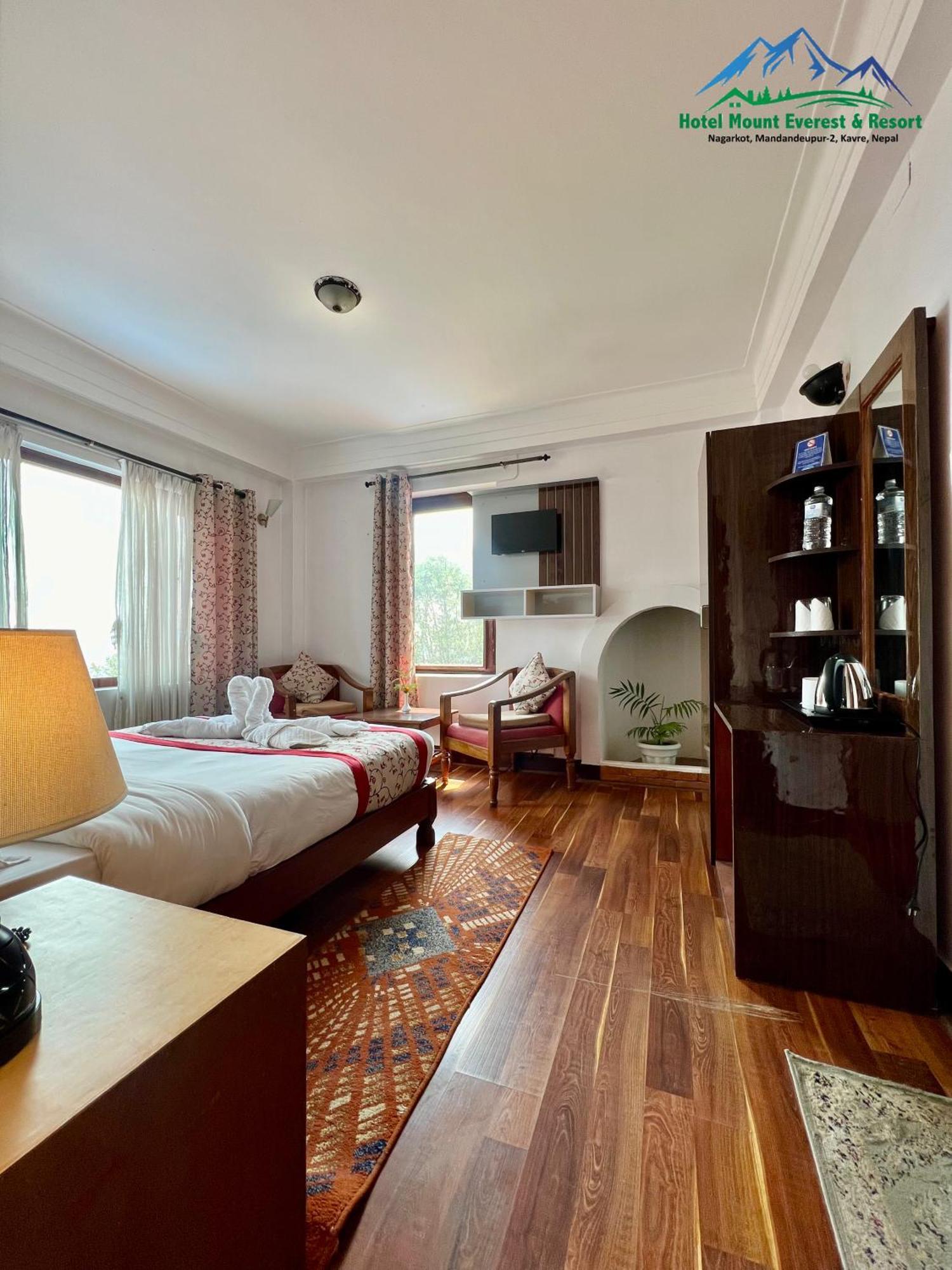 Mount Everest Hotel & Resort นาการ์ก็อต ภายนอก รูปภาพ